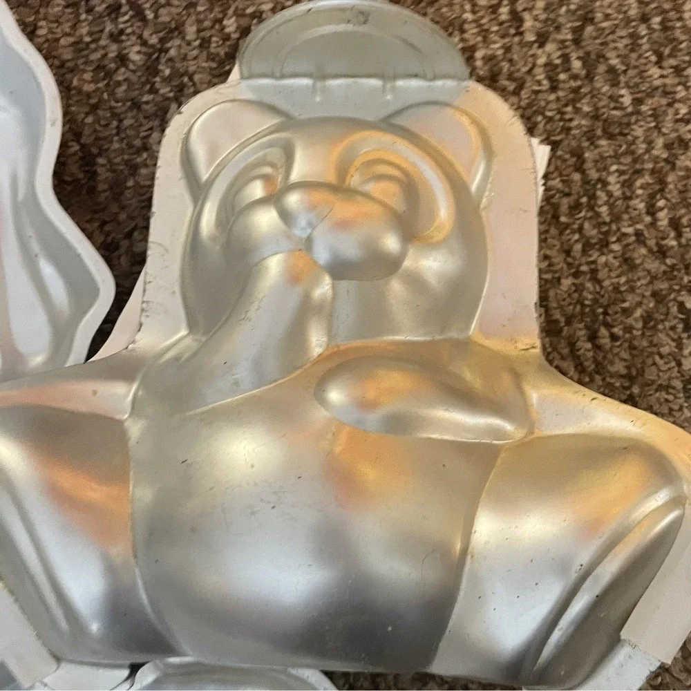 Lot of 6 Wilton Cake Pans Rudolph, Santa, Bear,‎ 3D Bear, Dinosaur, Pluto VTG